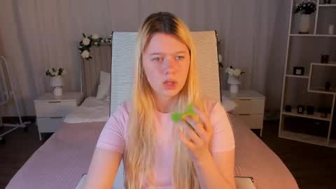 your cute kitty online show from 05.27.26