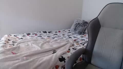 Celine Costas online show from 11.16.25