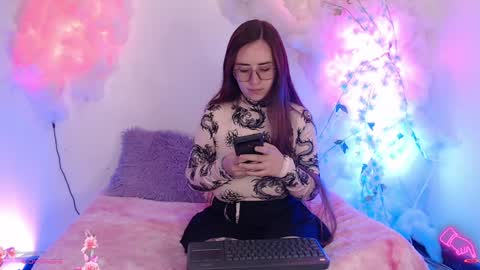 Hello guys my name is Sofi and Lizzie and  Vanessa online show from 01.22.25