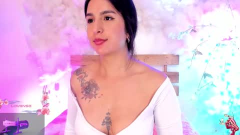 Hello guys my name is Sofi and Lizzie and  Vanessa online show from 02.24.25