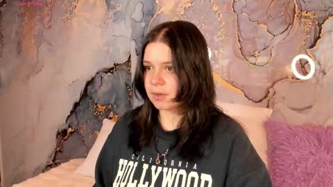 Hello guys my name is Sofi and Lizzie and  Vanessa online show from 02.11.26