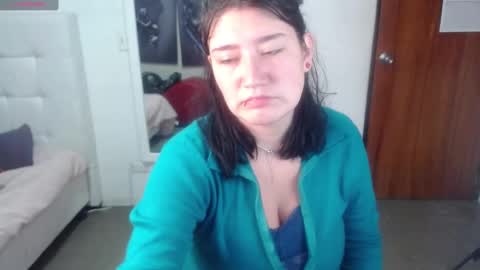 Snapshot of cerecita_02 chatting on 02.06.25 Cerecita online show from 02.06.25