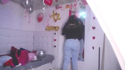 Snapshot of cerecita_02 chatting on 02.14.25 Cerecita online show from 02.14.25