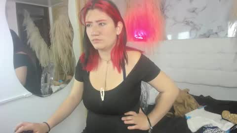 Snapshot of cerecita_02 chatting on 09.10.25 Cerecita online show from 09.10.25