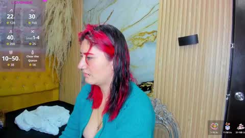 Snapshot of cerecita_02 chatting on 09.18.25 Cerecita online show from 09.18.25