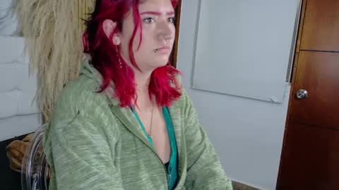 Snapshot of cerecita_02 chatting on 09.20.25 Cerecita online show from 09.20.25