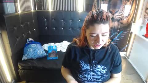 Snapshot of cerecita_02 chatting on 10.10.25 Cerecita online show from 10.10.25