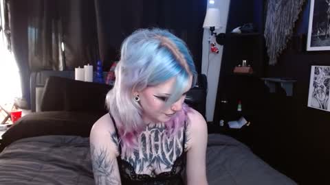 Averi online show from 01.20.25