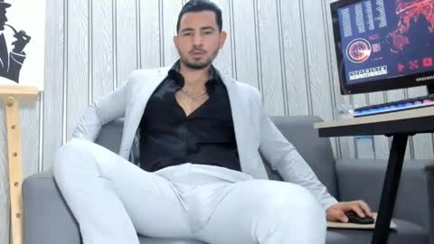 Snapshot of cesar_dant chatting on 04.22.26 Cesar online show from 04.22.26