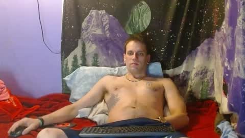 Snapshot of cguffey2284 chatting on 01.06.25 cguffey2284 online show from 01.06.25