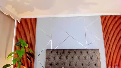 CHAARLOTTEE online show from 12.16.25