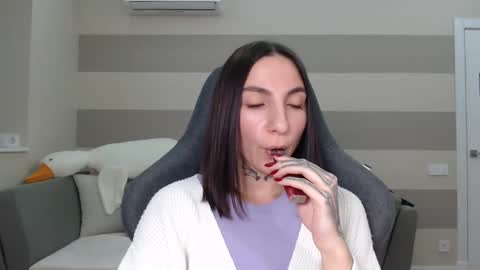 Kate online show from 02.13.25