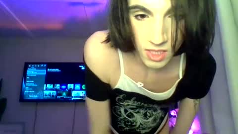 Snapshot of chanel2002 chatting on 03.04.25 chanel2002 online show from 03.04.25