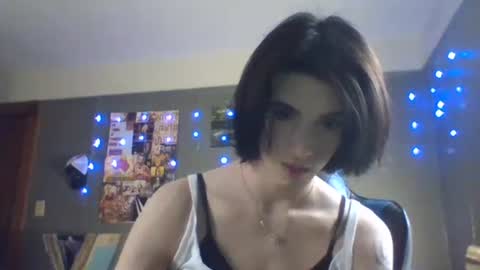 Snapshot of chanel2002 chatting on 03.04.25 chanel2002 online show from 03.04.25