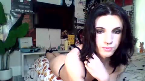 Snapshot of chanel2002 chatting on 10.23.25 chanel2002 online show from 10.23.25