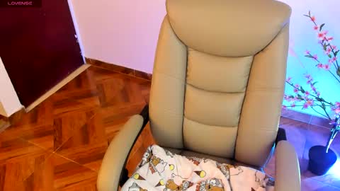 Snapshot of chanell_taylor_ chatting on 09.24.25 chanell online show from 09.24.25