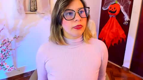 Snapshot of chanell_taylor_ chatting on 10.22.25 chanell online show from 10.22.25