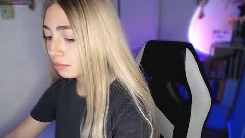 channel_blonde_a online show from 10.15.25