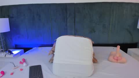 Channelfox  online show from 03.18.26