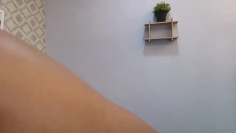 Raquel  online show from 02.14.25