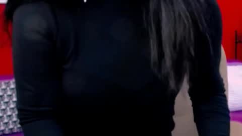 Snapshot of chantallovely chatting on 10.19.25 The Queen online show from 10.19.25