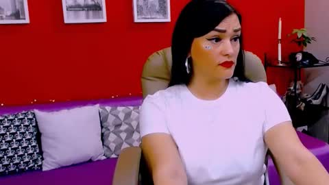 The Queen online show from 11.22.25