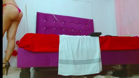 Snapshot of chantalsemenova2023 chatting on 01.10.25 chantal sweety and horny latina for u online show from 01.10.25