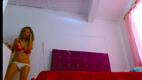 Snapshot of chantalsemenova2023 chatting on 01.14.25 chantal sweety and horny latina for u online show from 01.14.25
