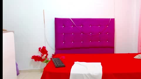 Snapshot of chantalsemenova2023 chatting on 01.15.25 chantal sweety and horny latina for u online show from 01.15.25