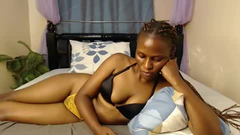 Snapshot of chantelsamz2 chatting on 12.06.24 Chantel online show from 12.06.24