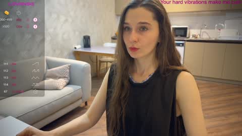 Snapshot of chantwow chatting on 01.12.25 Liz online show from 01.12.25