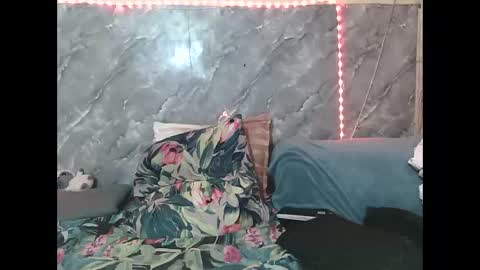 Zaria Vixen online show from 10.24.25