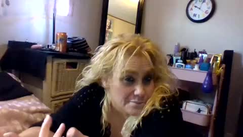 Snapshot of chaosangel33 chatting on 09.23.25 Ms. Behaving online show from 09.23.25