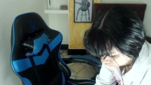 Snapshot of charis_21 chatting on 09.30.25 charis 2 online show from 09.30.25