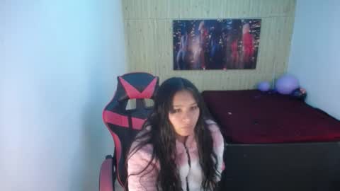 Snapshot of charis_21 chatting on 10.23.25 charis 2 online show from 10.23.25