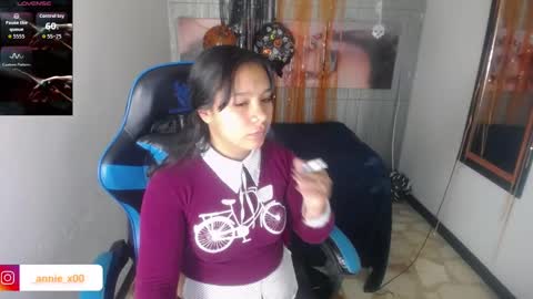 Snapshot of charis_21 chatting on 11.06.25 charis 2 online show from 11.06.25