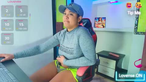 Snapshot of charis_bellota chatting on 09.17.25 charis_bellota online show from 09.17.25