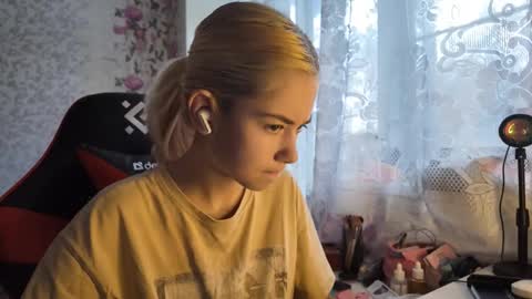 Snapshot of charleneschonert chatting on 10.30.25 Nancy online show from 10.30.25