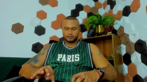 Snapshot of charliegrifin chatting on 05.12.26 online show from 05.12.26
