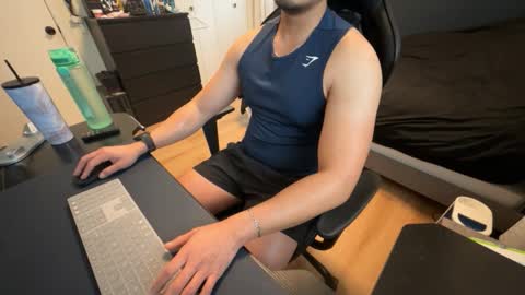 charliekkw online show from 02.08.26