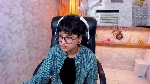 Snapshot of charlietaylor_ chatting on 10.19.25 Charlie online show from 10.19.25