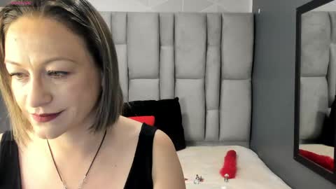Snapshot of charlot_milf chatting on 04.29.26 Charlot milf online show from 04.29.26