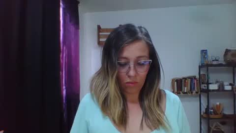 Snapshot of charlot_ponze chatting on 09.29.25 charlott online show from 09.29.25