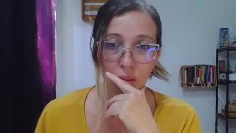 Snapshot of charlot_ponze chatting on 10.21.25 charlott online show from 10.21.25