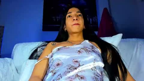 Snapshot of charlot_sanchez chatting on 11.03.25 lot online show from 11.03.25