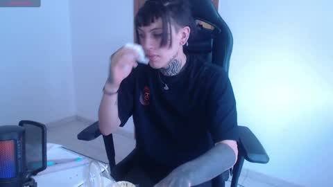 Snapshot of charlotbelucci_ chatting on 10.07.25 Ale punky online show from 10.07.25