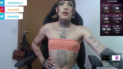 Snapshot of charlotbelucci_ chatting on 10.19.25 Ale punky online show from 10.19.25