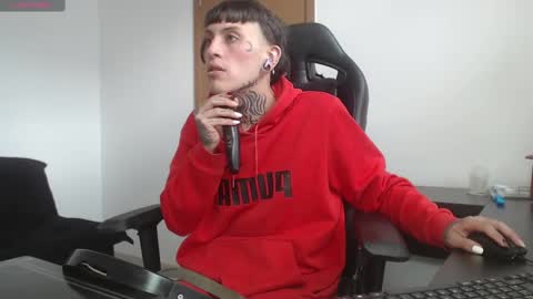 Snapshot of charlotbelucci_ chatting on 10.25.25 Ale punky online show from 10.25.25