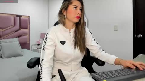 Charlote online show from 10.15.25