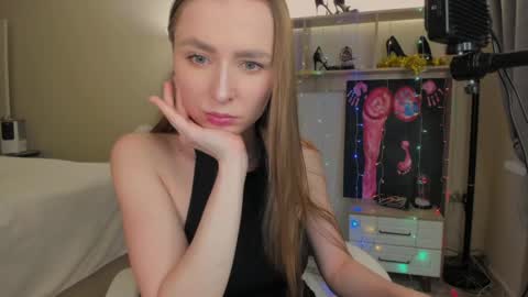 CharlottaWells online show from 12.22.24